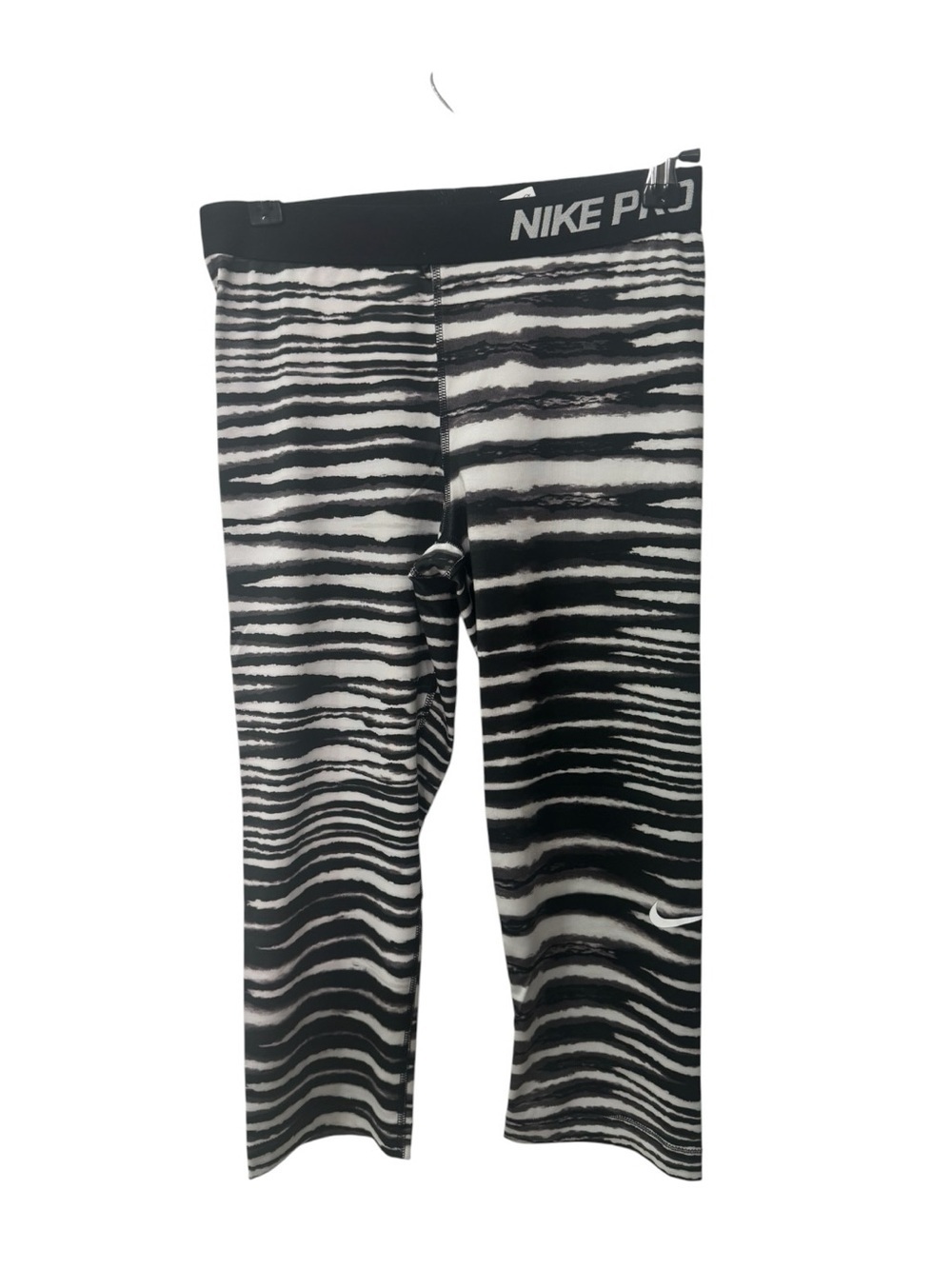 Nike Pro athletic capri leggings in a black and white zebra print women’s size M